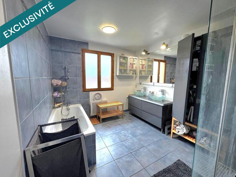 Maison - 92 m² - 5 pièces