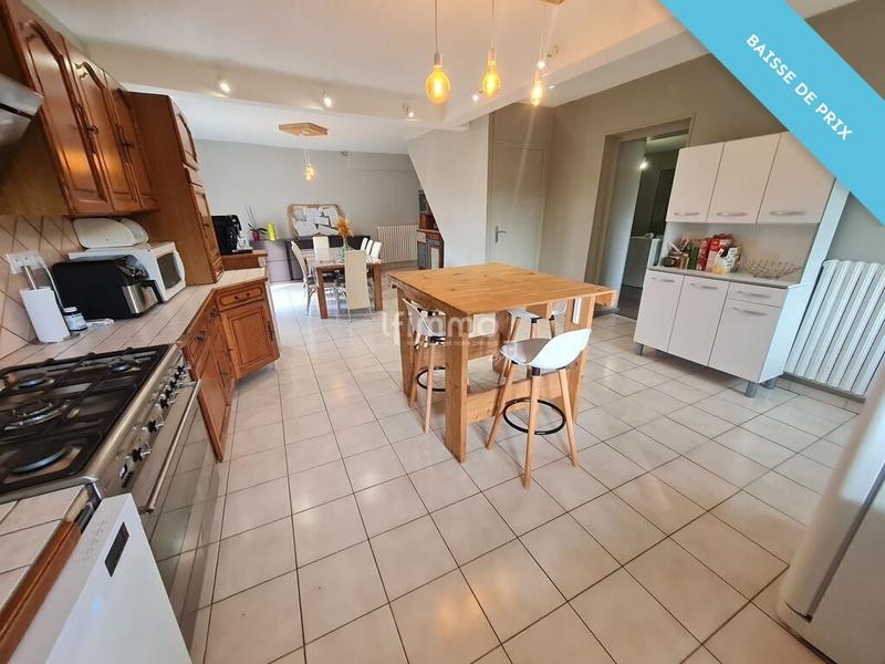 Maison - 212 m² - 9 pièces