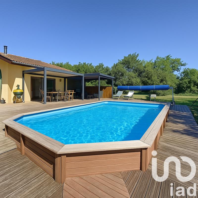 Maison - 242 m² - 9 pièces