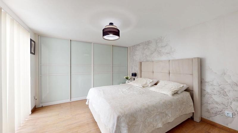 Loft - 160 m² - 4 pièces