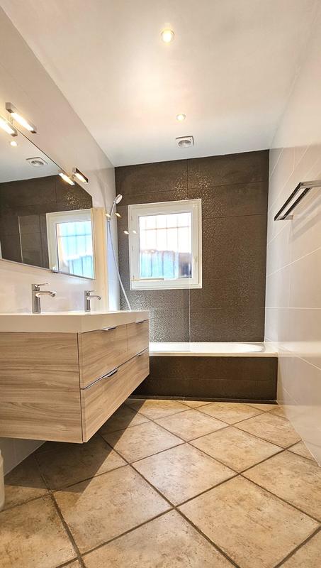 Villa - 137 m² - 5 pièces