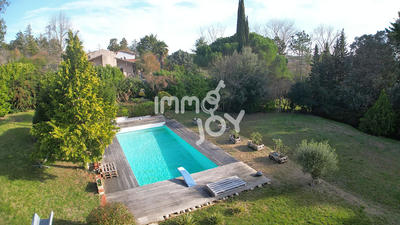 Maison - 217 m² - 5 pièces