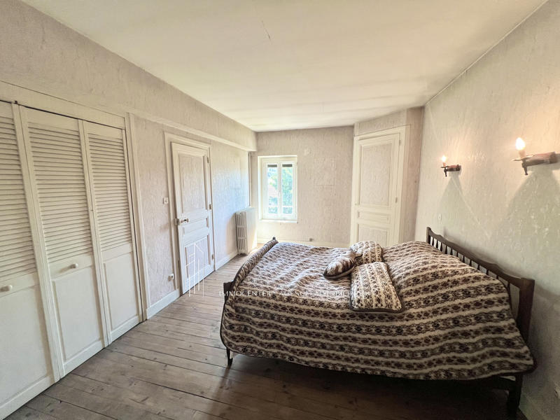 Maison - 198 m² - 7 pièces