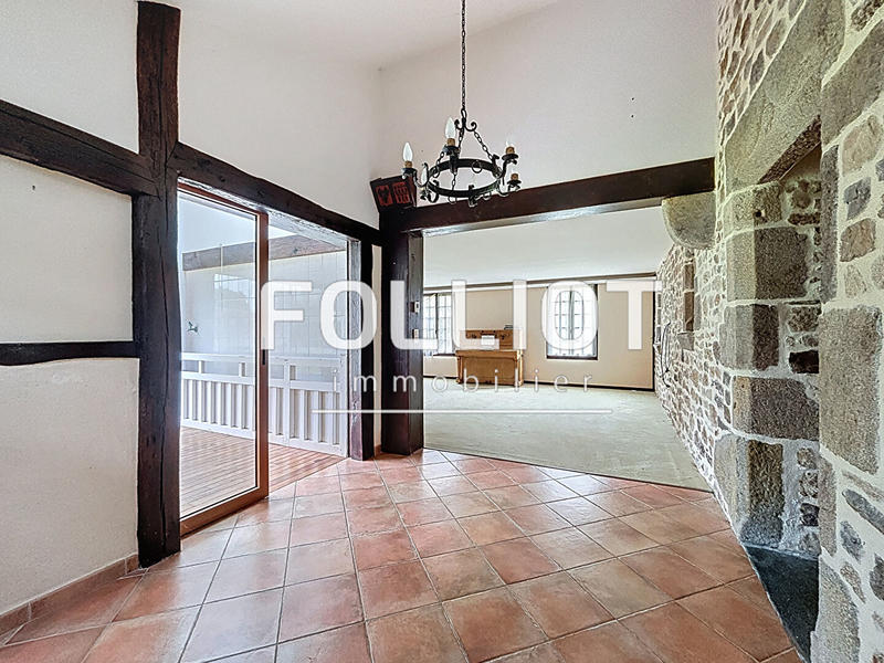 Maison - 201 m² - 7 pièces