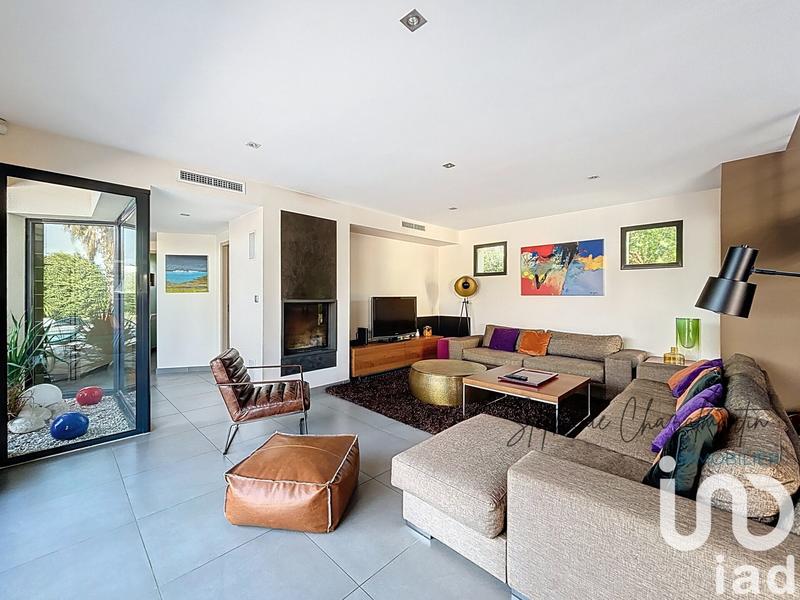 Maison - 205 m² - 6 pièces