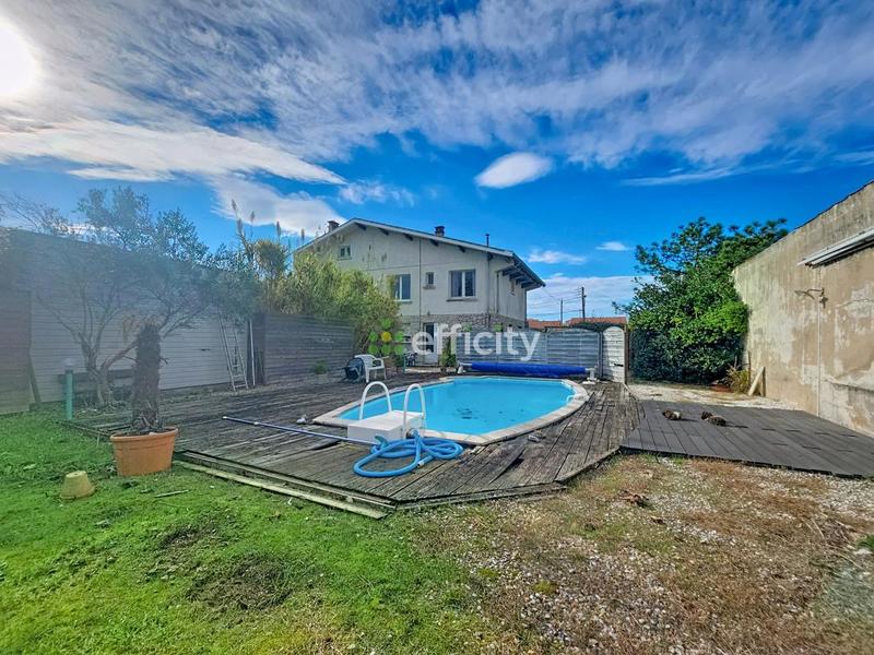 Pavillon - 175 m² - 9 pièces