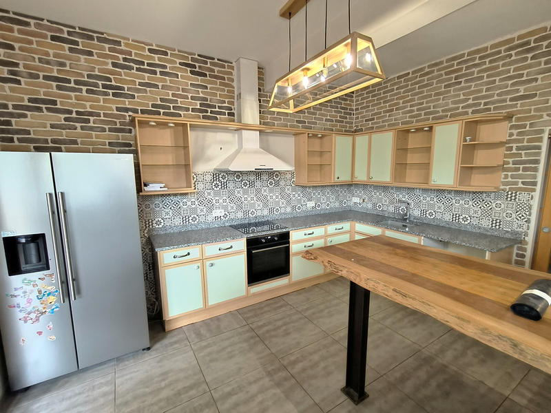 Appartement - 144 m² - 4 pièces