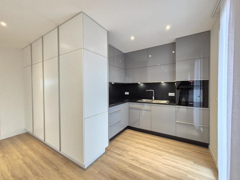 Appartement ancien - 74 m² - 4 pièces