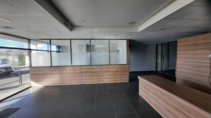 Local commercial - 200 m² - 1 pièce