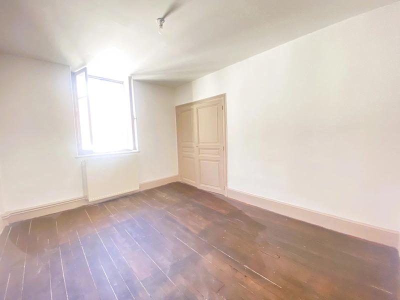 Maison - 220 m² - 11 pièces