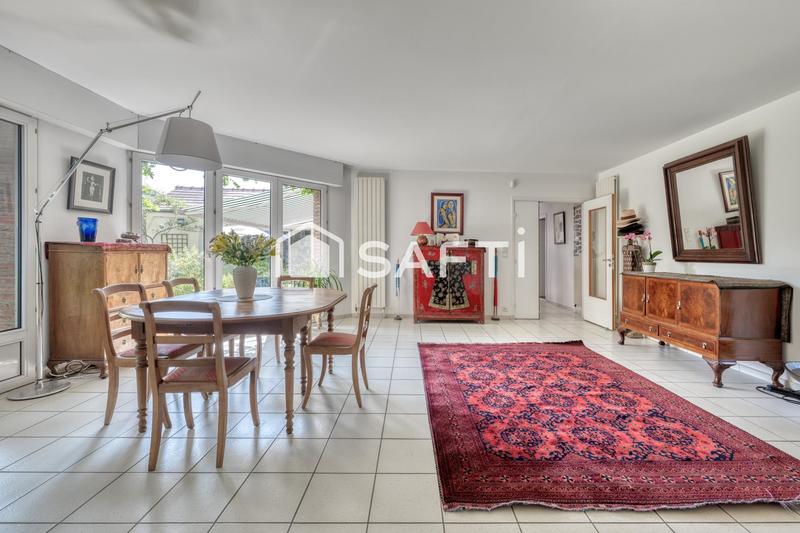 Maison - 204 m² - 7 pièces