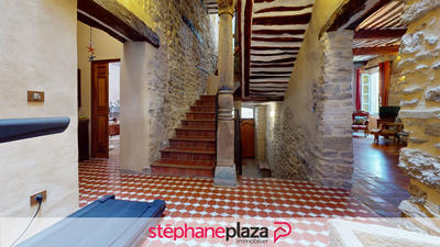 Maison - 397 m² - 11 pièces