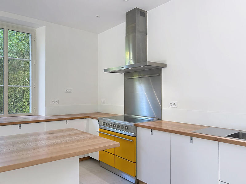 Maison - 207 m² - 8 pièces