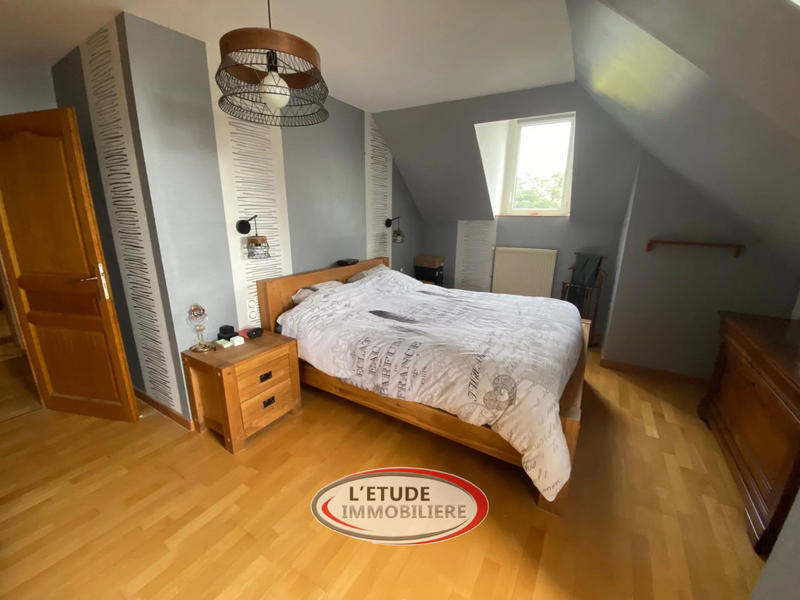 Maison - 215 m² - 10 pièces