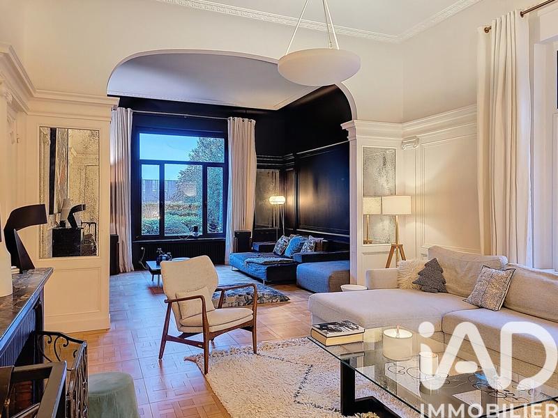 Maison - 415 m² - 13 pièces