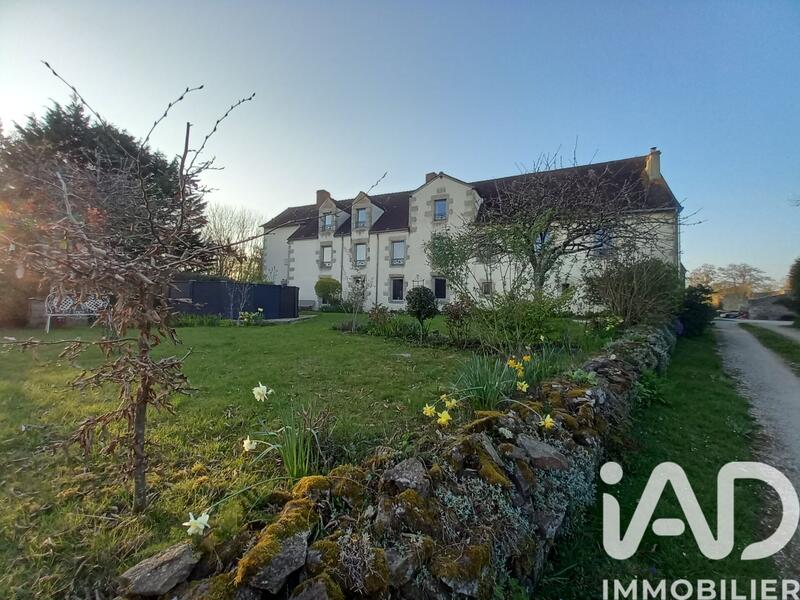 Maison - 331 m² - 14 pièces