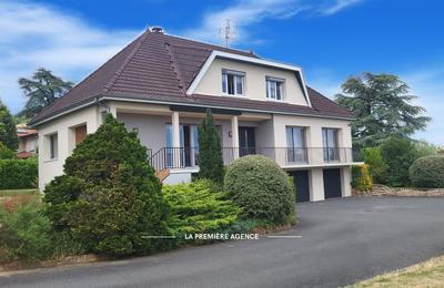 Maison traditionnelle - 156 m² - 6 pièces