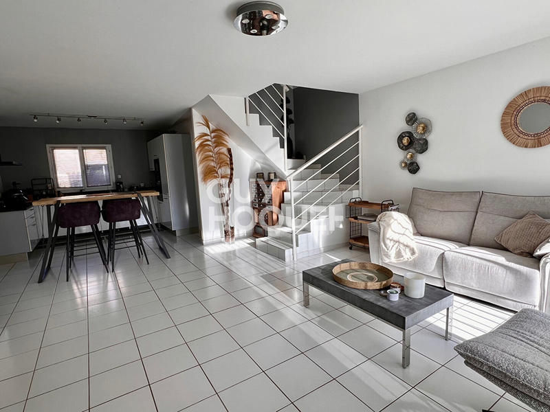 Maison - 90 m² - 5 pièces