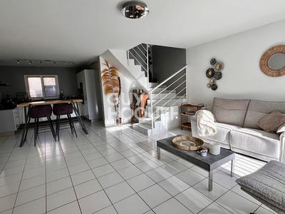 Maison - 90 m² - 5 pièces