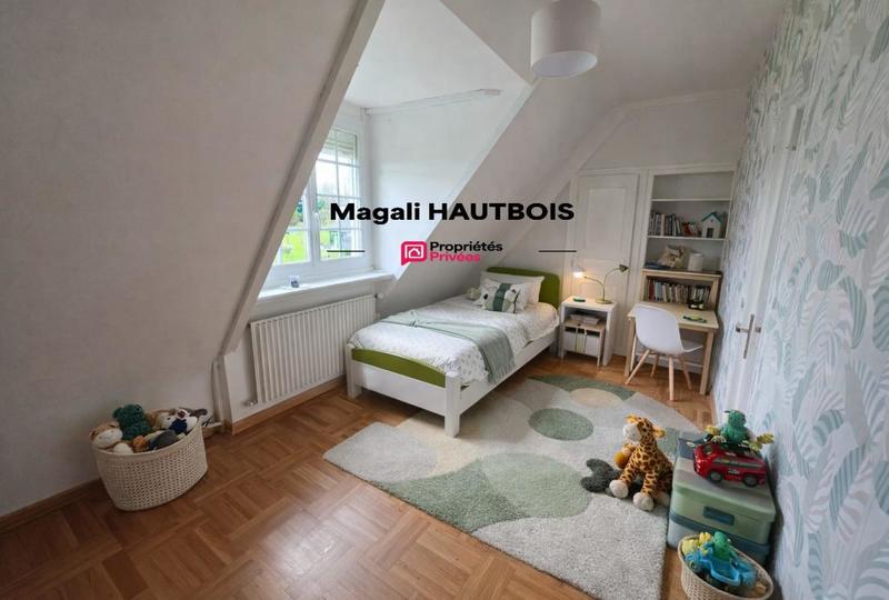 Maison - 161 m² - 9 pièces