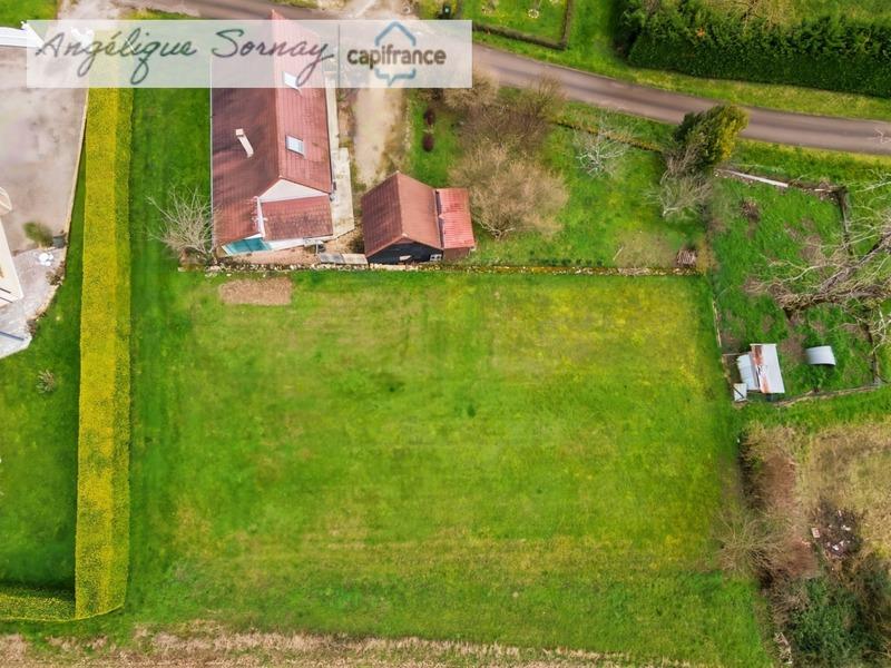 Terrain constructible - 1 253 m²