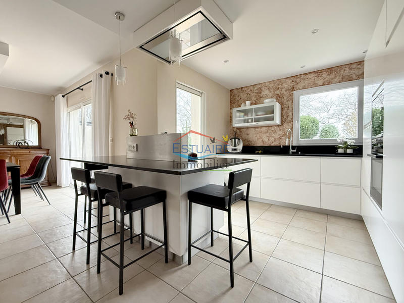 Maison - 170 m² - 7 pièces