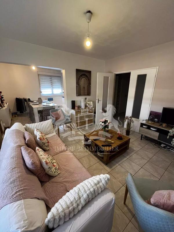 Appartement - 97 m² - 6 pièces