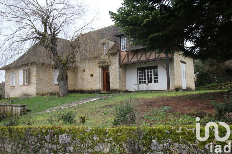 Maison - 246 m² - 8 pièces