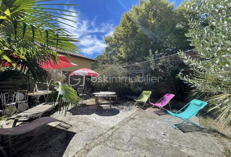 Villa - 180 m² - 8 pièces