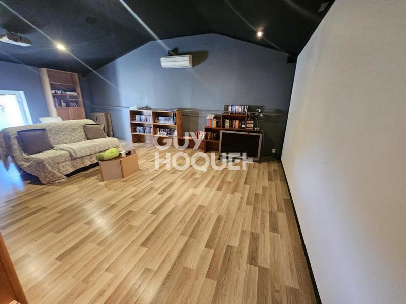 Maison - 240 m² - 7 pièces