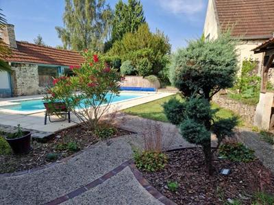 Maison - 310 m² - 5 pièces