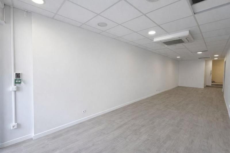 Local commercial - 144 m²