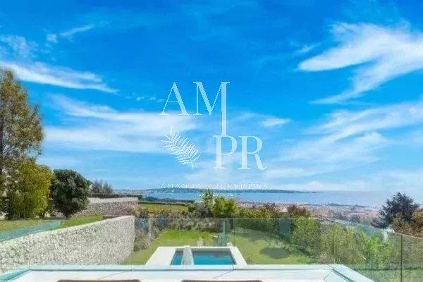 Villa - 220 m² - 6 pièces