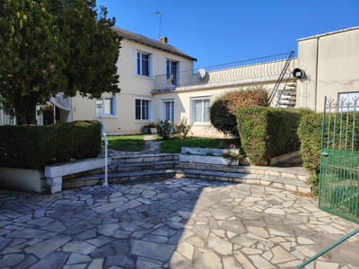 Maison de village - 161 m² - 8 pièces