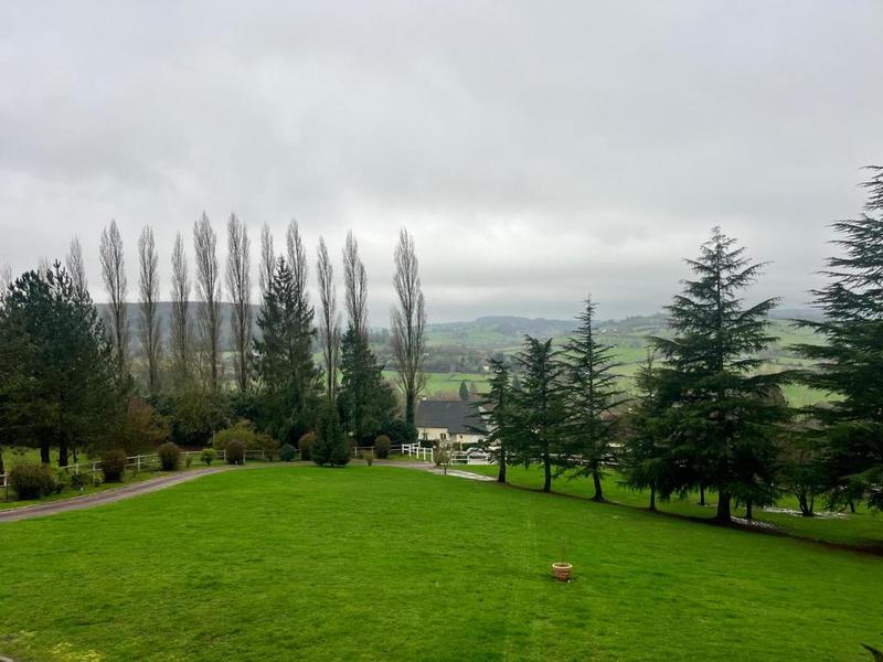 Maison d'architecte - 215 m² - 9 pièces