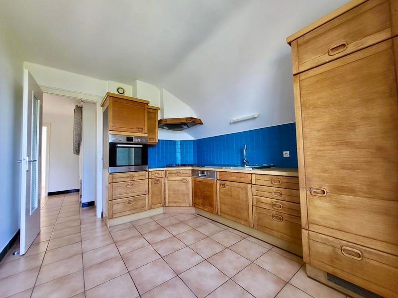 Maison - 272 m² - 11 pièces