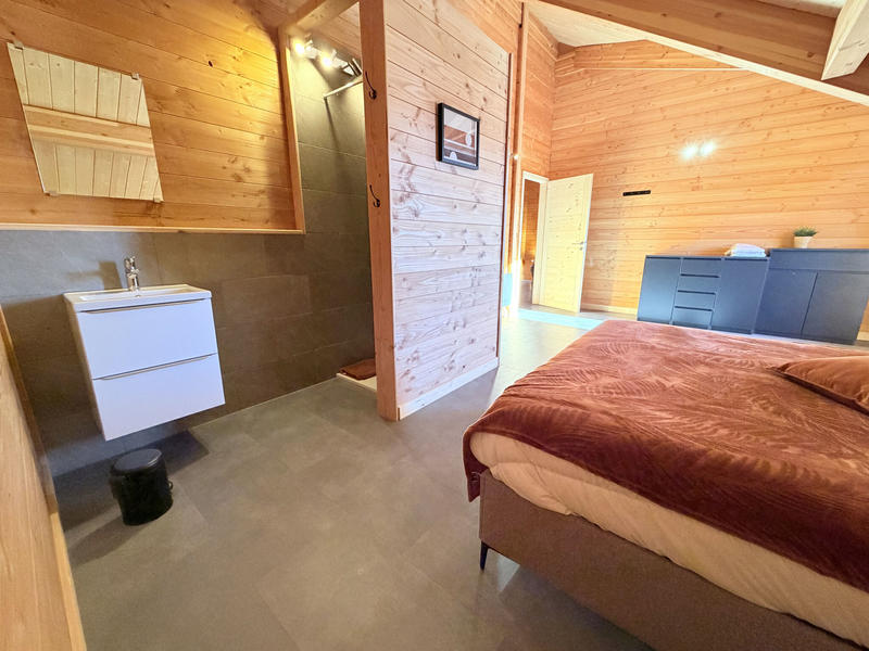 Châlet - 339 m² - 10 pièces