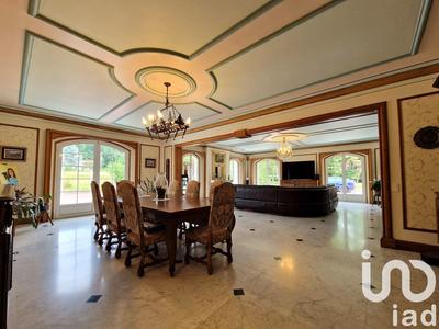 Maison - 349 m² - 6 pièces