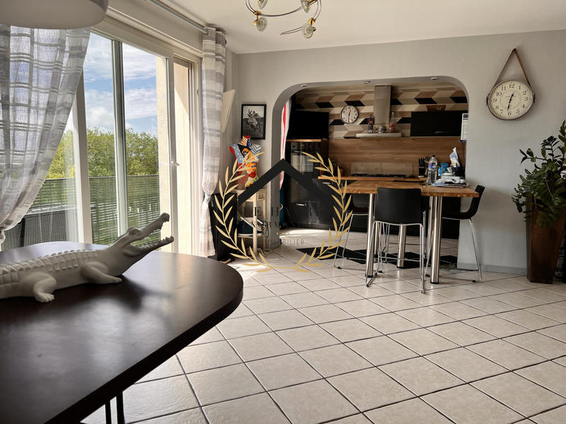 Maison traditionnelle - 162 m² - 6 pièces