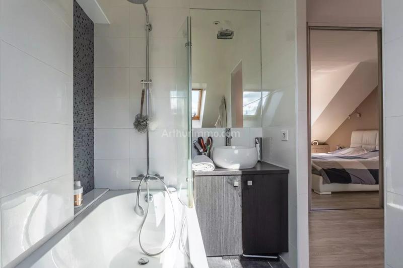 Maison - 226 m² - 10 pièces