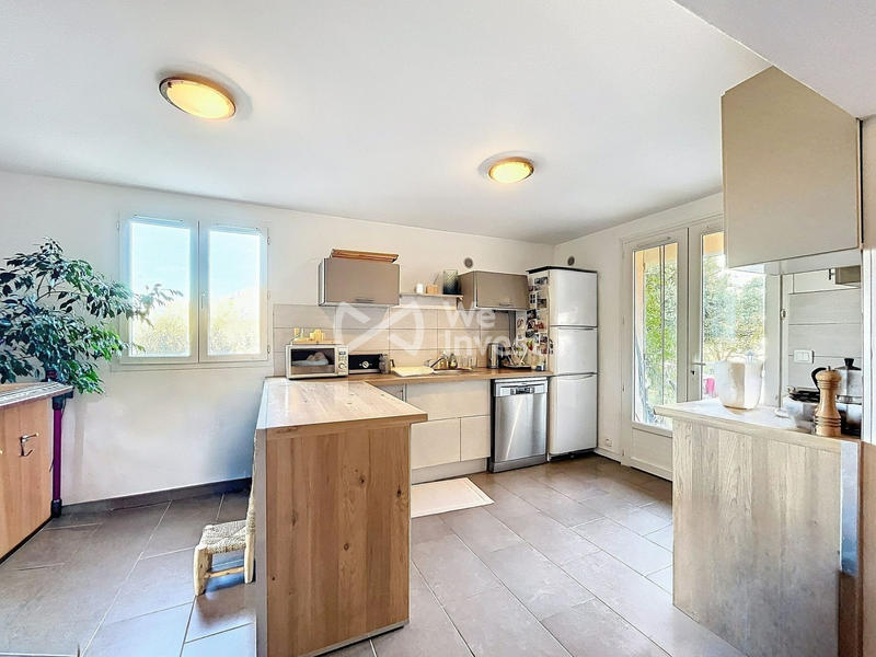 Maison traditionnelle - 230 m² - 9 pièces