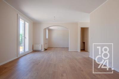 Maison - 96 m² - 4 pièces