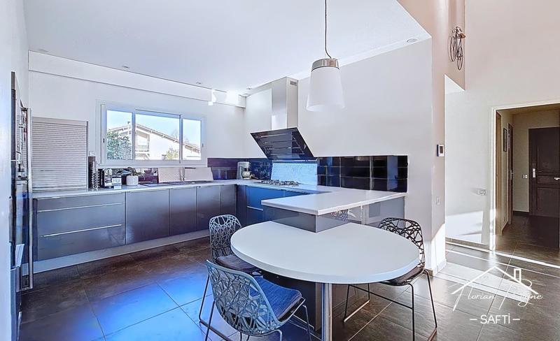 Maison - 122 m² - 4 pièces