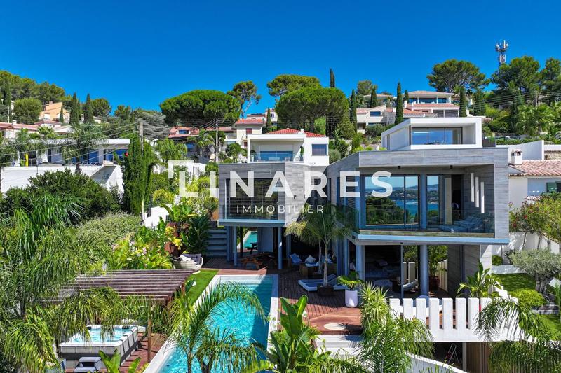 Villa - 250 m² - 6 pièces