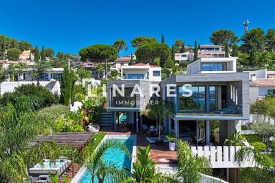 Villa - 250 m² - 6 pièces