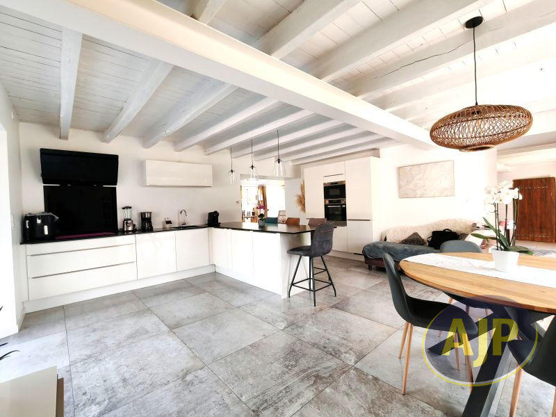 Maison - 178 m² - 7 pièces