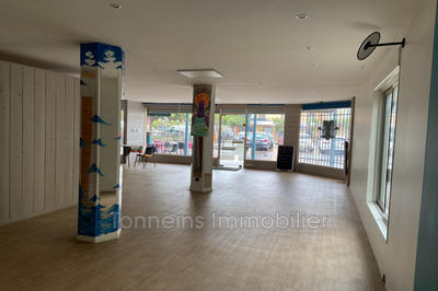 Local commercial - 134 m²