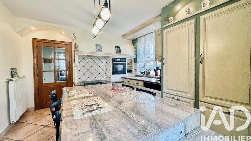 Maison - 200 m² - 6 pièces