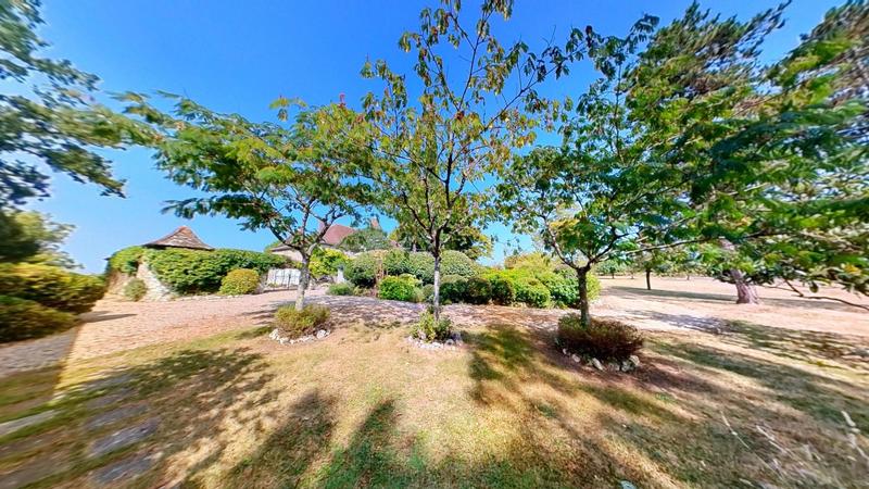 Maison traditionnelle - 203 m² - 8 pièces