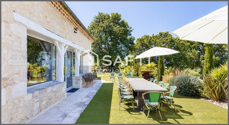 Maison - 557 m² - 13 pièces